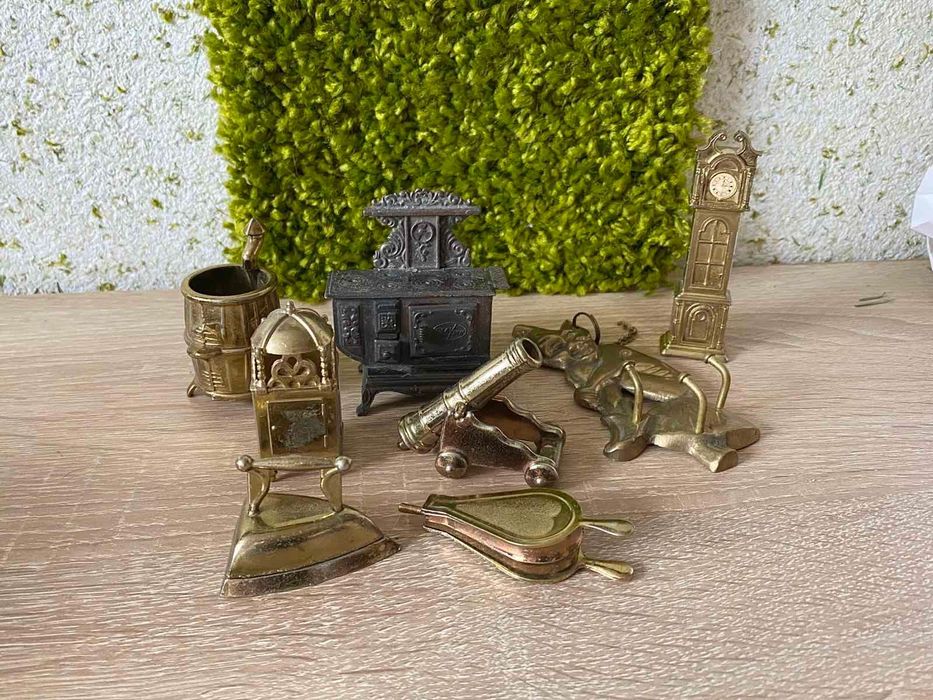Вантажні фігурки з латуні