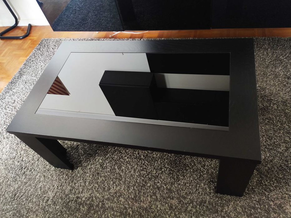 Mesa de Centro Preta com Tampo de Vidro Temperado – 99x59 cm