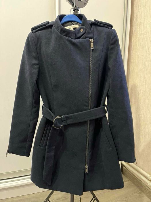 Пальто темно-синє