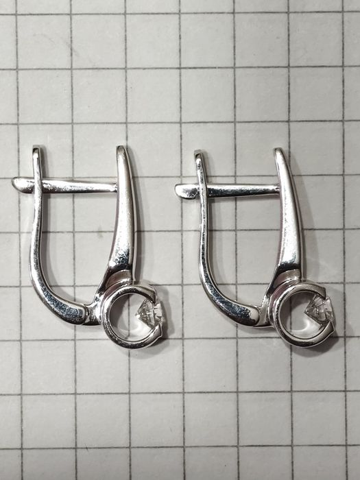 Золоті сережки, з діамантами 0.5 ct, 585 проба.