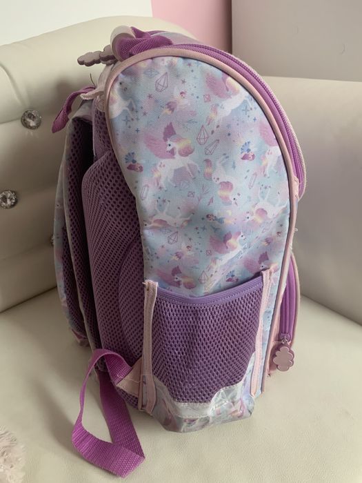 Oddam plecak dla dziewczynki .