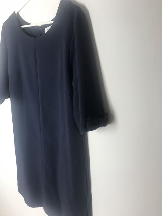 Granatowa elegancka krótka sukienka koktajlowa Lavard