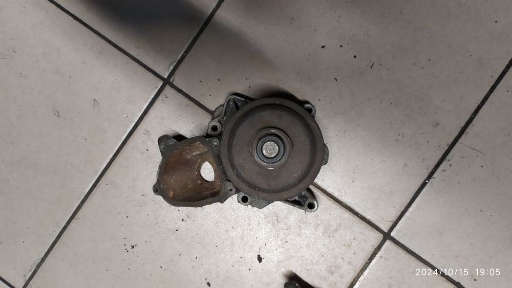 Помпа BMW M57 e39 e38 e53 e46