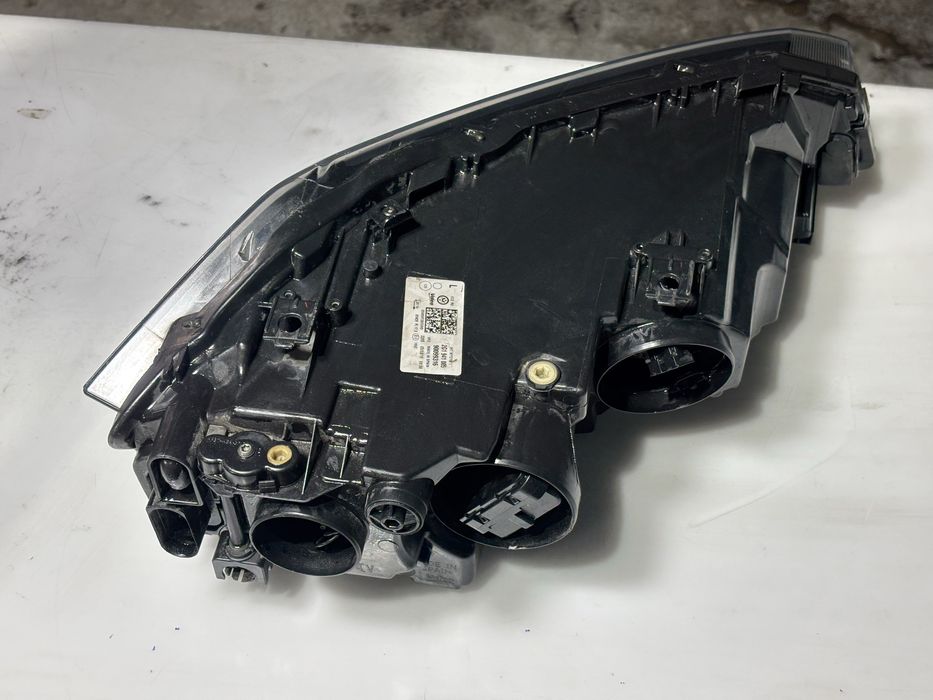 Farol Dianteiro Esquerdo Original Valeo / Volkswagen Polo VI AW (2017–2021)