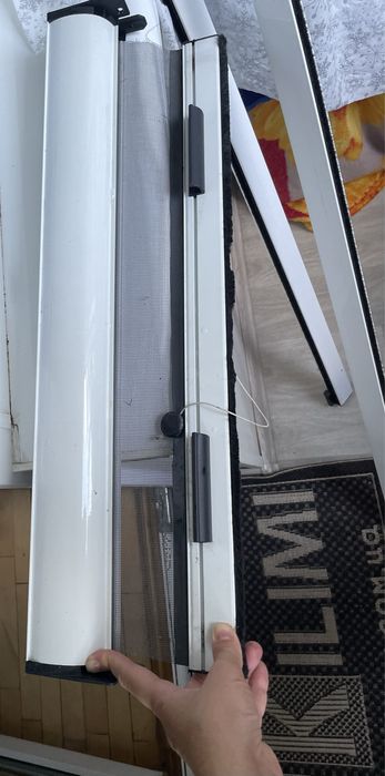 Продам москитную сетку на балконную дверь
