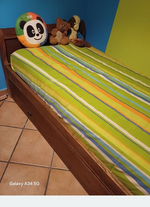 3 Camas estrada, colchao, estrado /secretaria/mesa de cabeceira