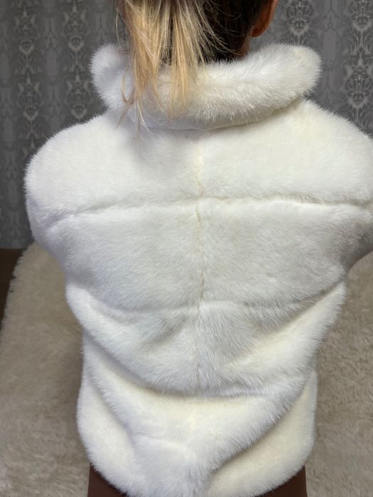 Шубка біла нова!