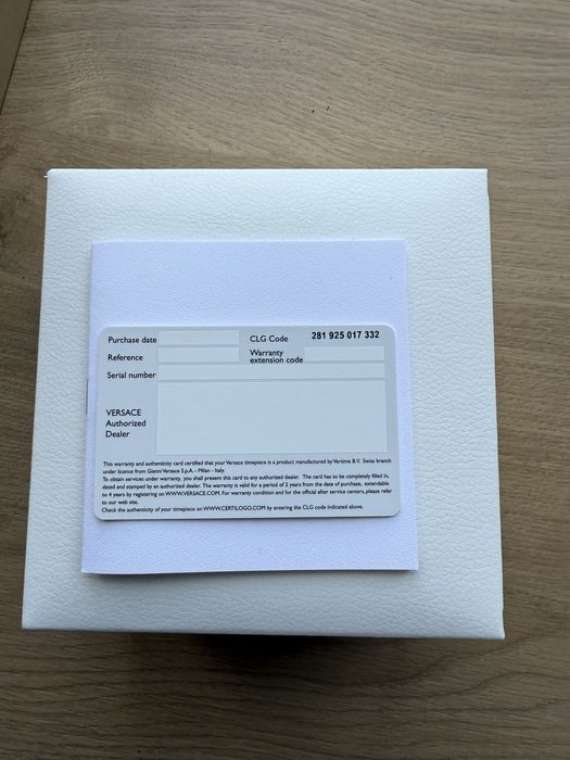 Relógio versate na caixa