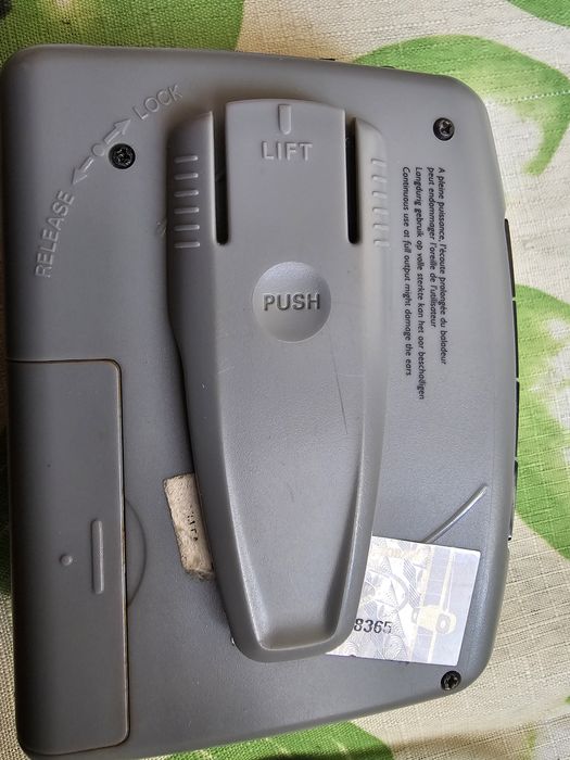 Кассетный плеер Philips AQ6495