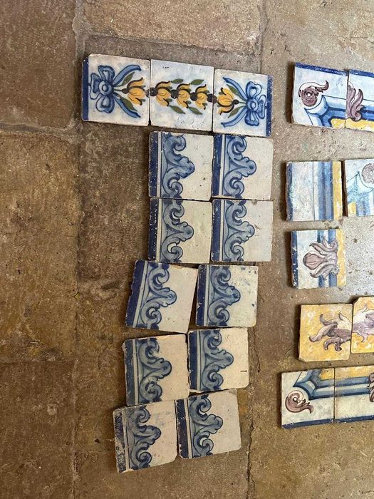 Conjunto de azulejos antigos