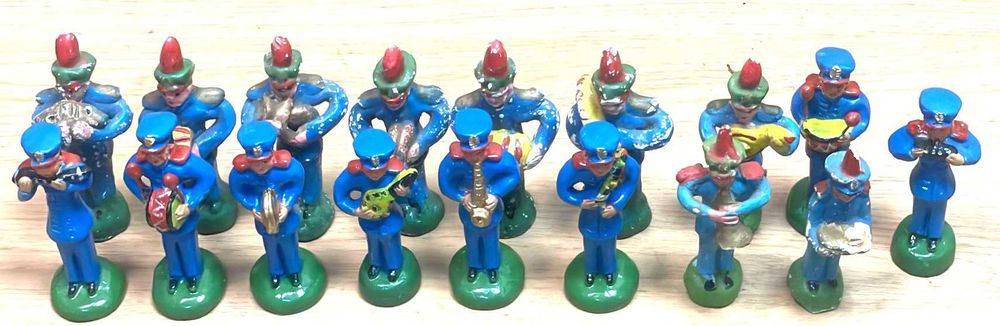 Figuras de banda de música em barro pintado de Barcelos