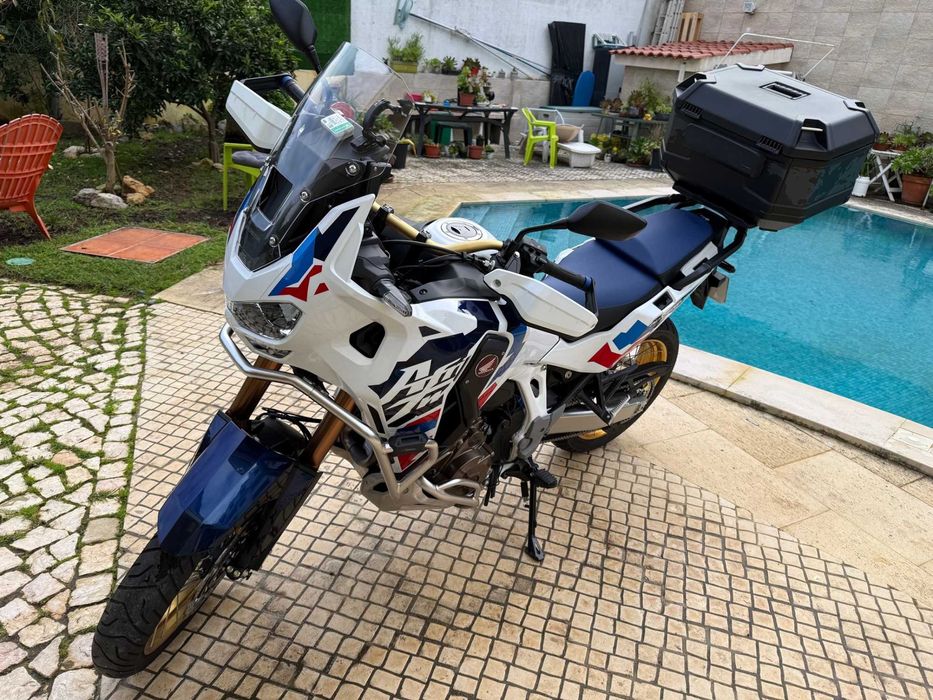 Honda Africa Twin adventure sports dct 2024 com 2200 Kms, em garantia