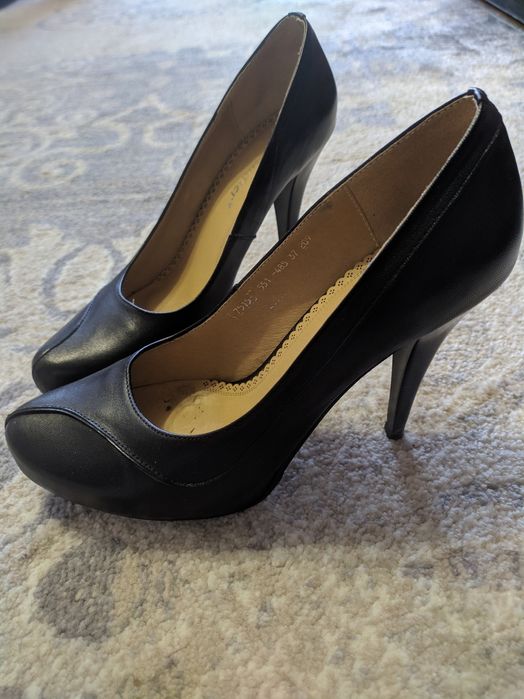 Шкіряні жіночі туфлі