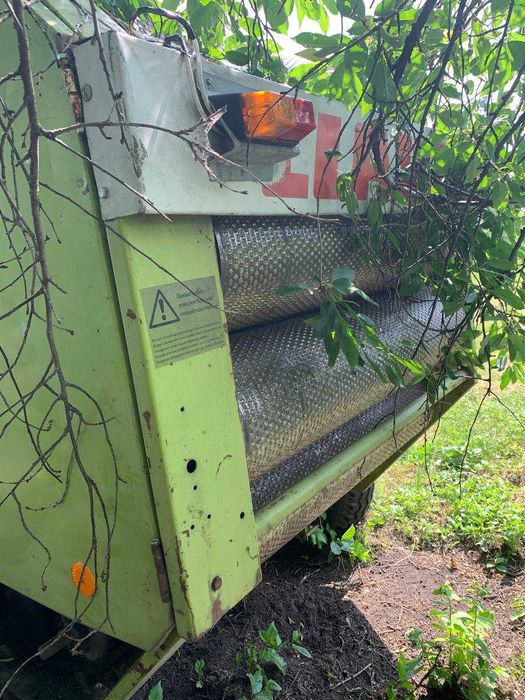 Прес підбирач рулонний Claas Rollant 44