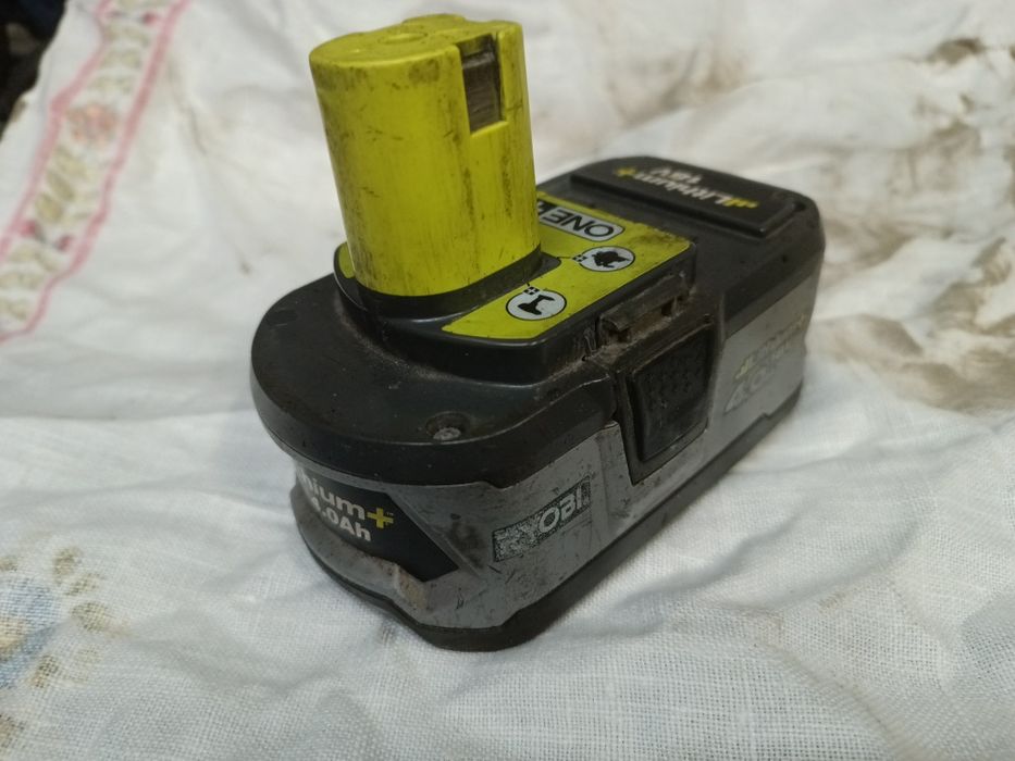 2x uszkodzony akumulator 18V Ryobi