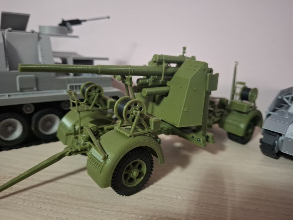 Sprzedam modele pojazdów wojskowych