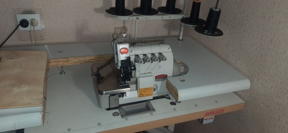 Оверлок пятинитка BRUCE 3216D-A04/435. Сервопривод.