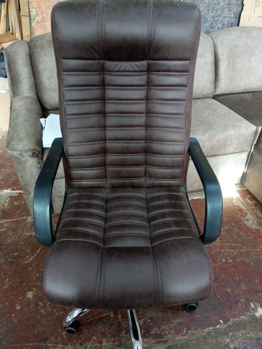 Перетяжка и ремонт офисных кресел стульев .мягкой мебели. - Інші ...