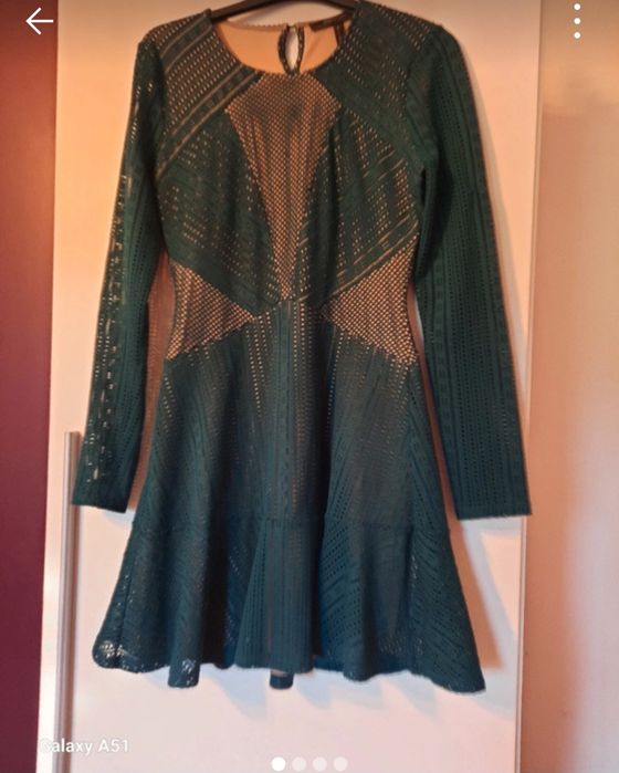 Sukienka w kolorze zieleni