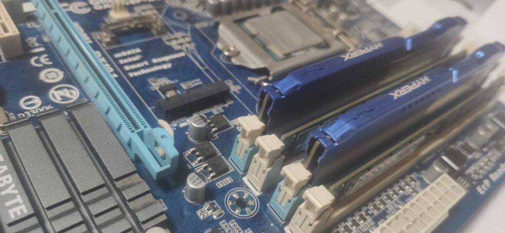 Vendo Motherboard GA-Z68P-DS3 com cpu Intel Core I7-3770