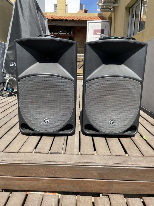 Colunas Mackie Thump TH15A (activas 15”)