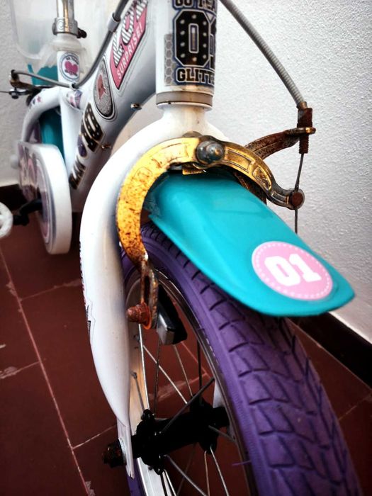 Bicicleta infantil LOL Surprise 16" com rodinhas