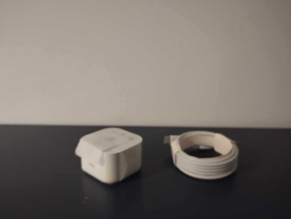 Zestaw ładujący Aduarjo do szybkiego i bezpiecznego ładowania iPhone