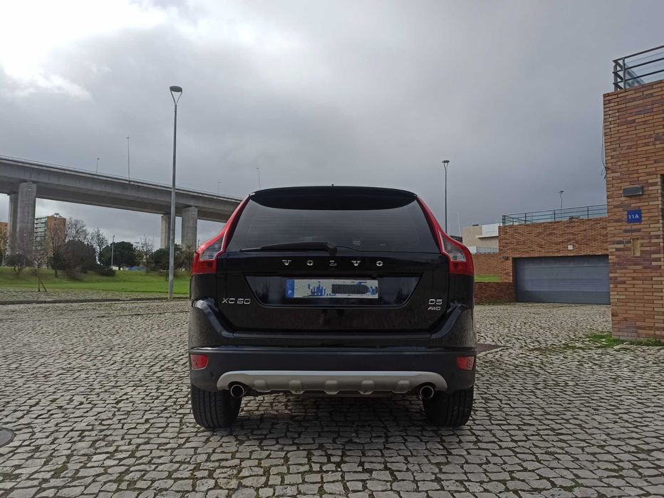 Volvo XC60 D5 205cv AWD Summum - Nacional - Histórico Volvo