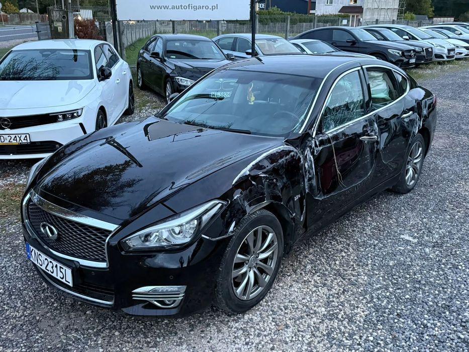 Infiniti Q70