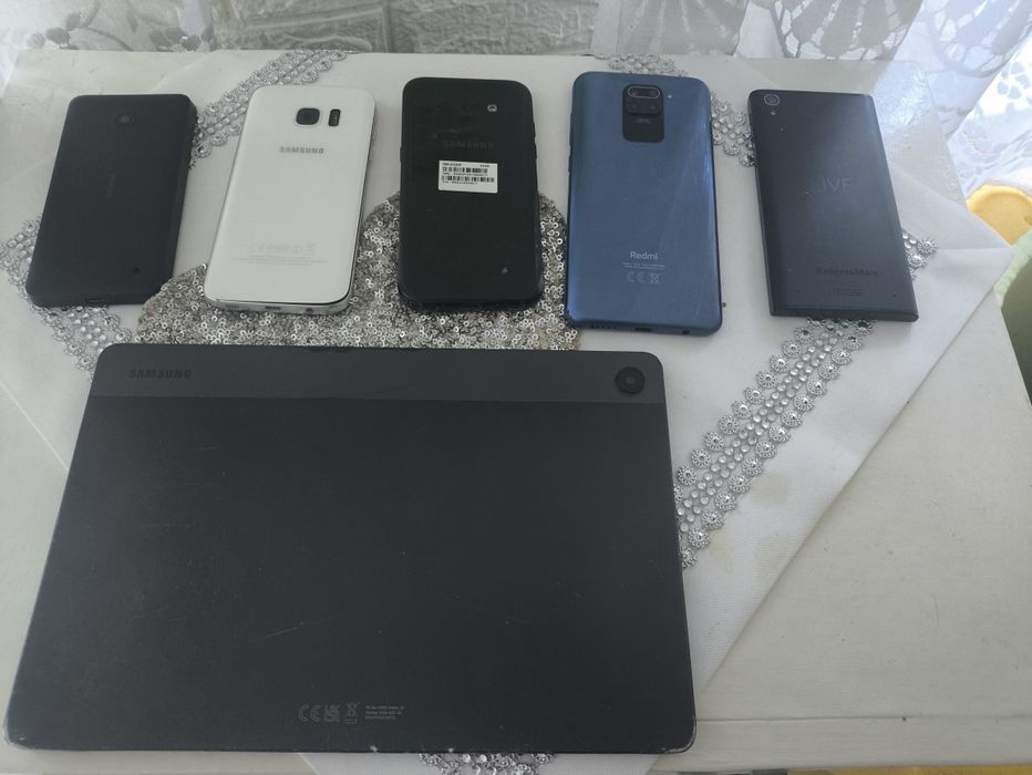Zestaw smartfonów i tablet