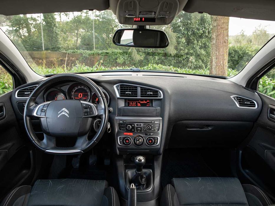 Citroën C4 1.6 HDi Attraction | Desde 129€ Mês | Nacional