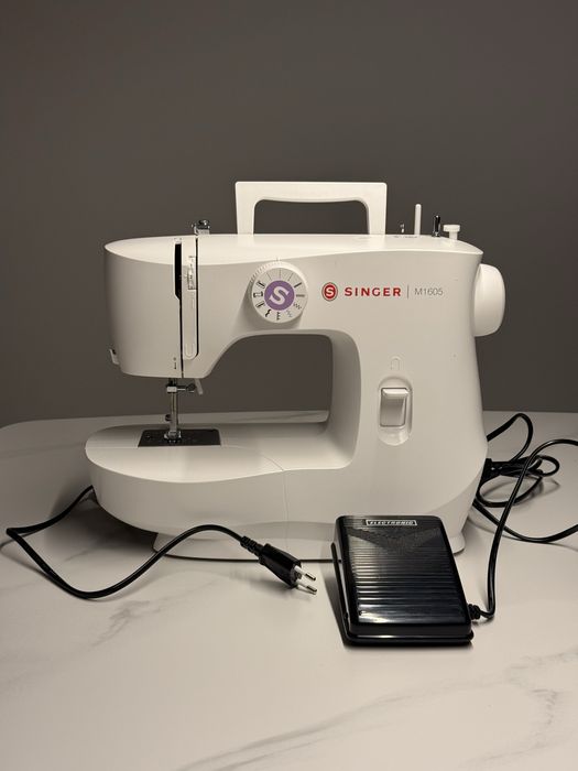 Singer M1605 - COMO NOVA - Com Garantia até 12/2027