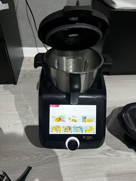 Termorobot MC Smart z Wi-Fi, 1200 W, czarny