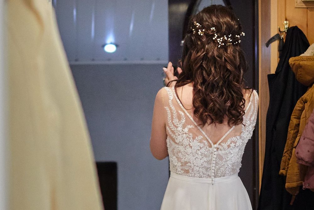 Suknia ślubna - z lekkimi rękawami