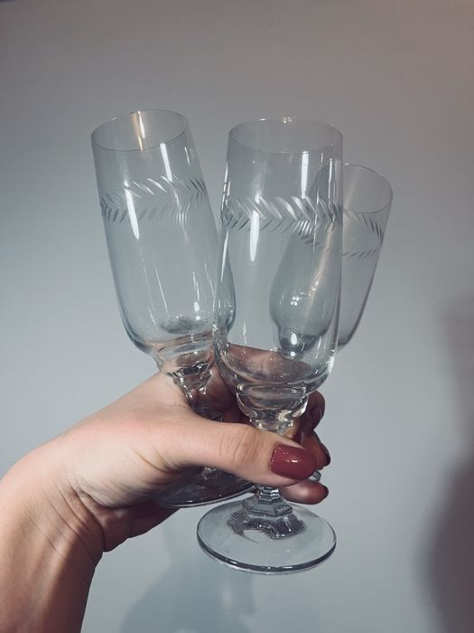 Zestaw szklanych pieknych kieliszkow prl retro