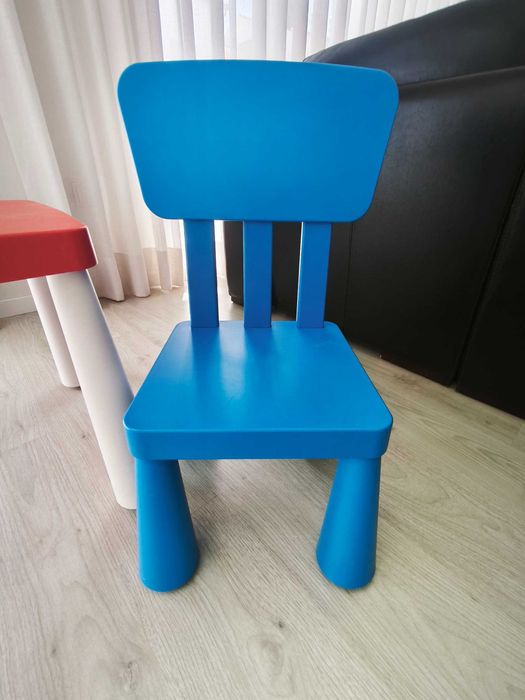mesa e cadeiras para criança