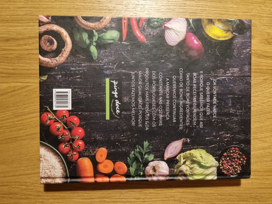 OFERTA PORTES - Livro À Mesa com Pingo Doce