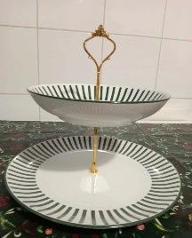 Fruteira ou porta bolo em louça