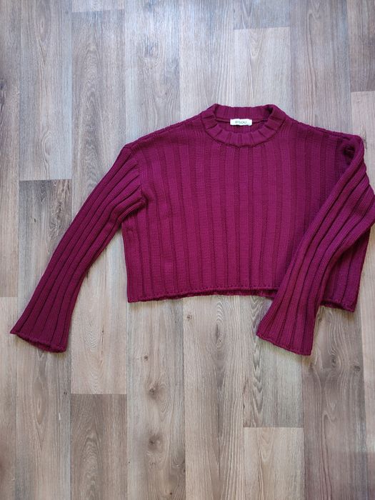 Укороченный свободный свитерок темно бордового цвета