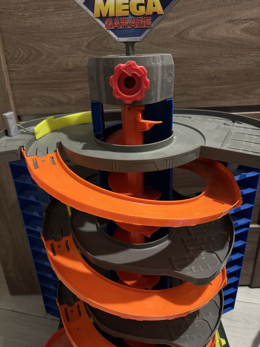 Мега гараж хот вілс