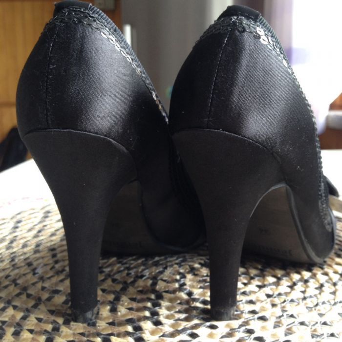 Buty damskie szpilki czarne z kokardą nowe r. 36 Jennifer satynowe