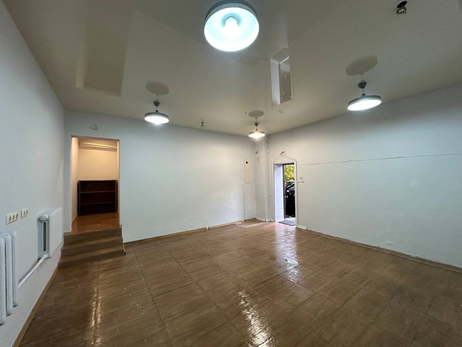 Центр!Здам приміщення 33 м2 по вулиці Володимеро -Либідсь