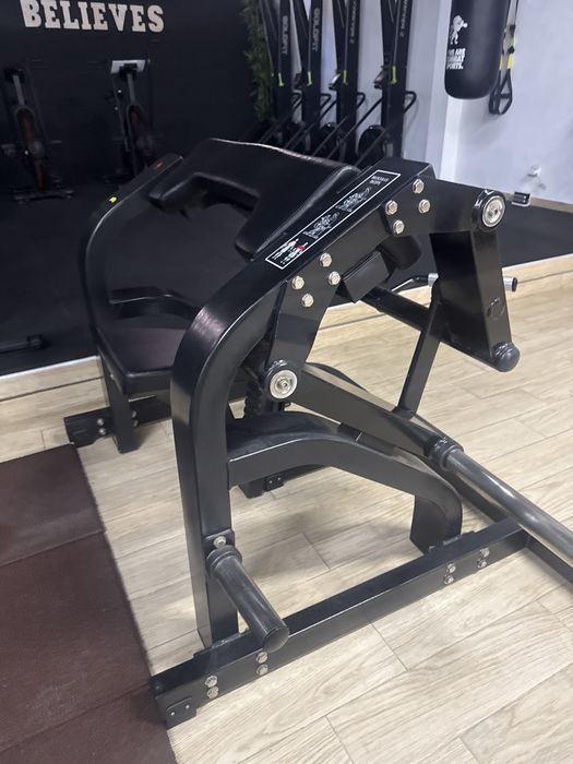 BICEPS CURL MACHINE