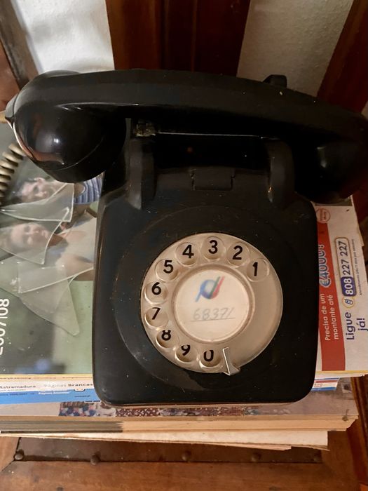Telefone antigo de discar