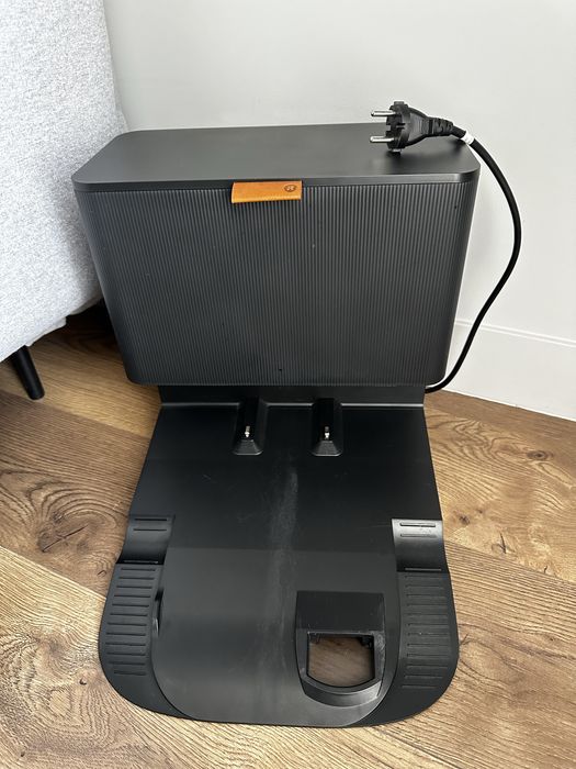 Robot sprzątający iRobot Roomba J7+ Stacja oczyszczająca