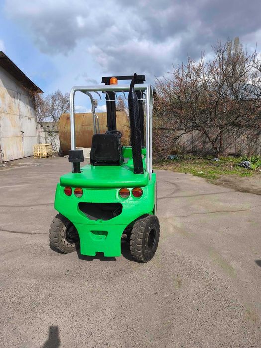 Вилковий навантажувач дизельний 2,5т Cesab Drago E250 2012року