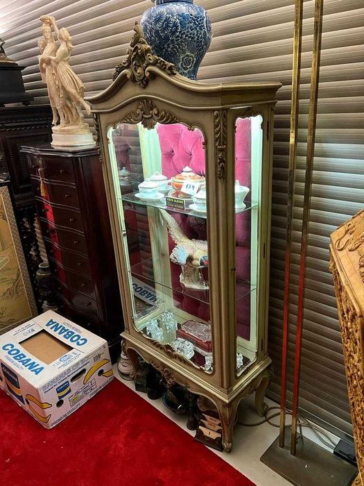 Vitrine Oriental em Ótimo Estado