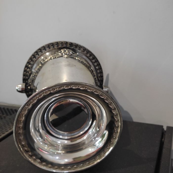 Balde de gelo em casquinha de prata