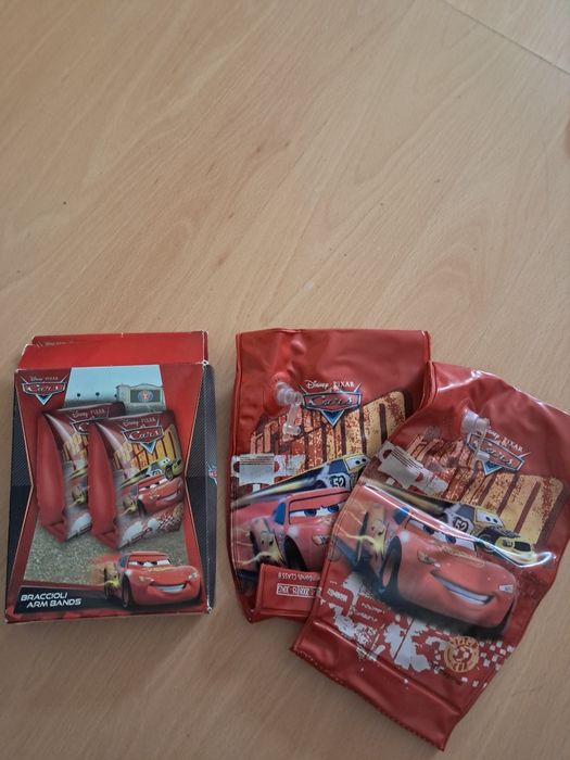 Boia e braçadeiras CARS Faisca Mcqueen