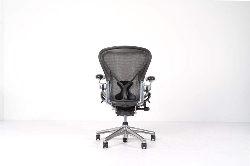 Cadeira Herman Miller modelo aeron executive - estrutura polida - posturefit
